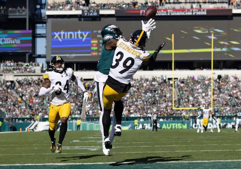 Eagles Blow Out Steelers, Remain Undefeated