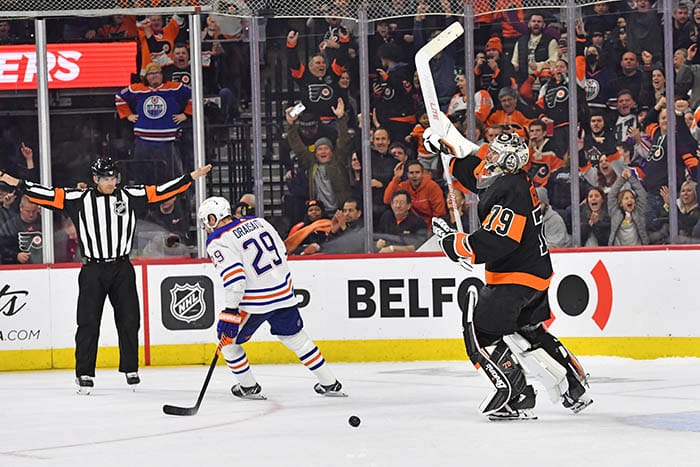 Flyers win over Oilers