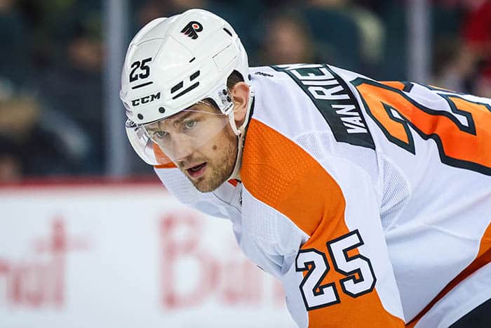 Philadelphia Flyers left wing James van Riemsdyk (25) during the face off against the Calgary Flames during the third period at Scotiabank Saddledome.