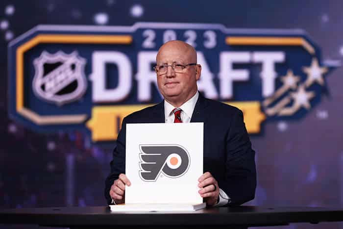 Who will be the first to light the lamp for the Flyers in 2021?