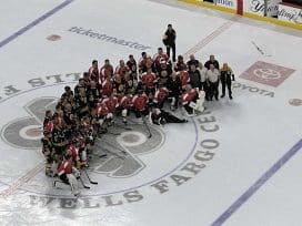Recchi Stars in Flyers Alumni Win Over Bruins Alumni