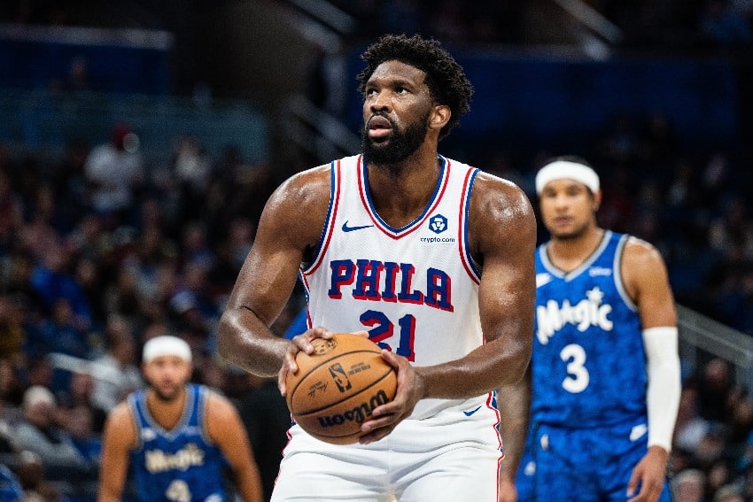Report: Joel Embiid Suffers Meniscus Injury, Treatment Plan Yet to Be Finalized