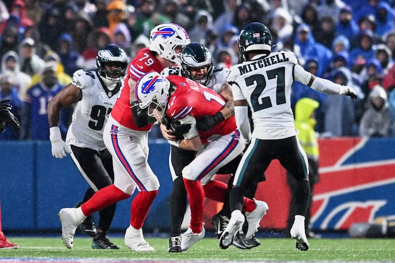Zavl Baun Tackles Josh Allen